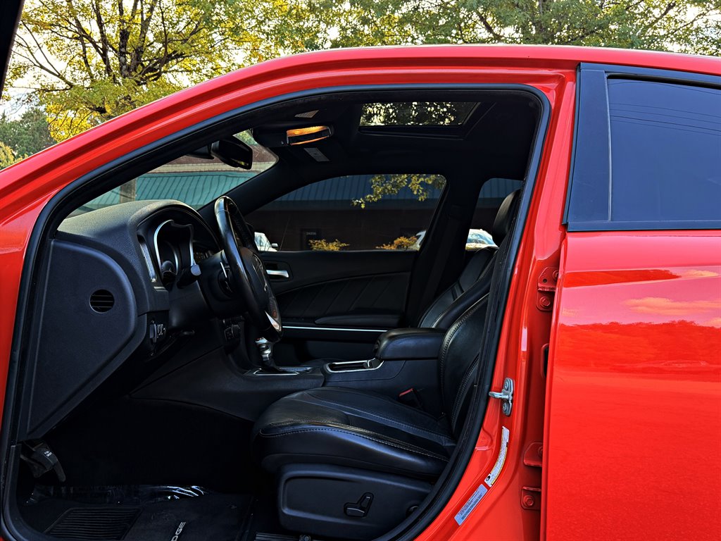 Dodge Charger photo 9