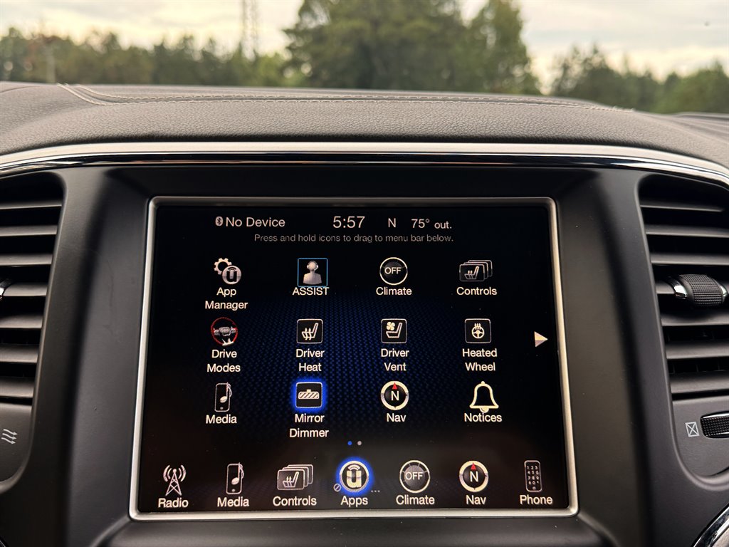 Jeep Grand Cherokee photo 17