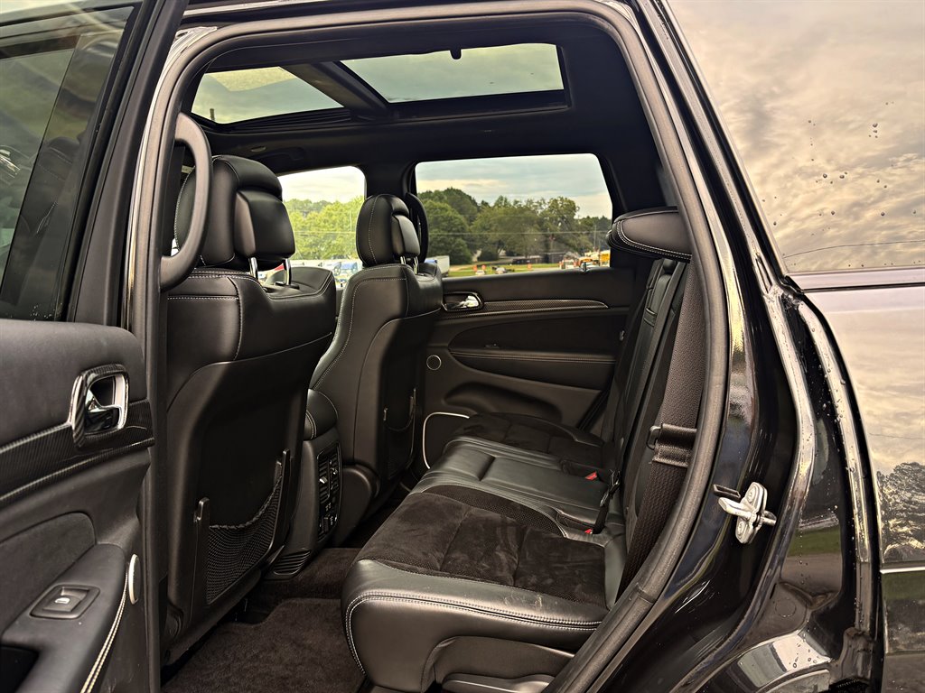 Jeep Grand Cherokee photo 10