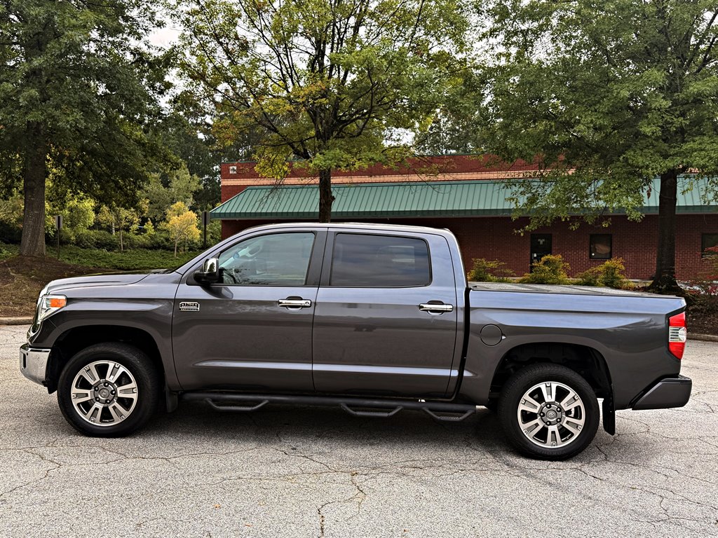 Toyota Tundra photo 8