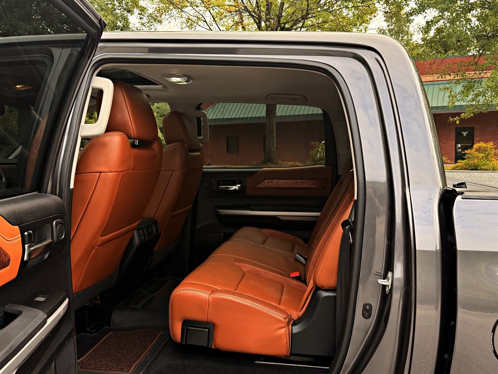 Toyota Tundra photo 10