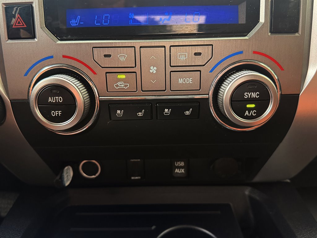 Toyota Tundra photo 18