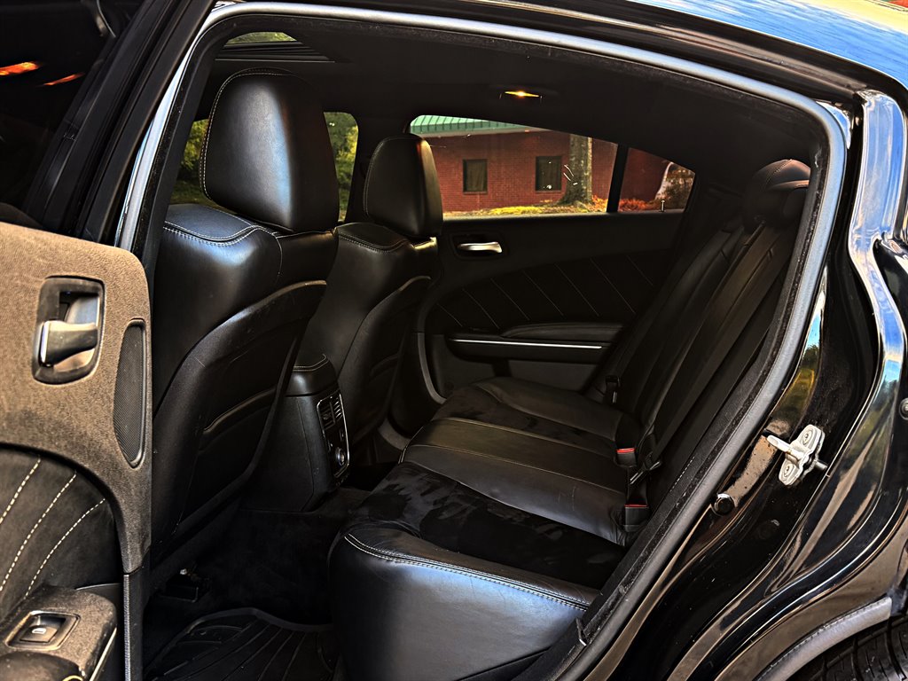 Dodge Charger photo 10
