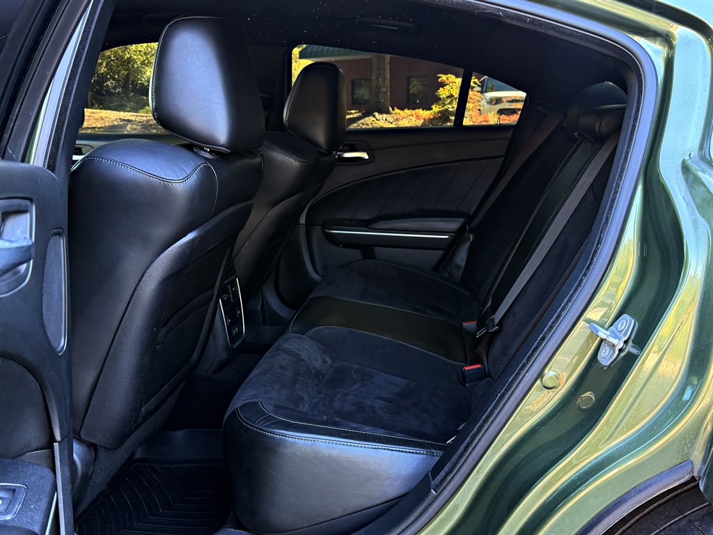 Dodge Charger photo 9