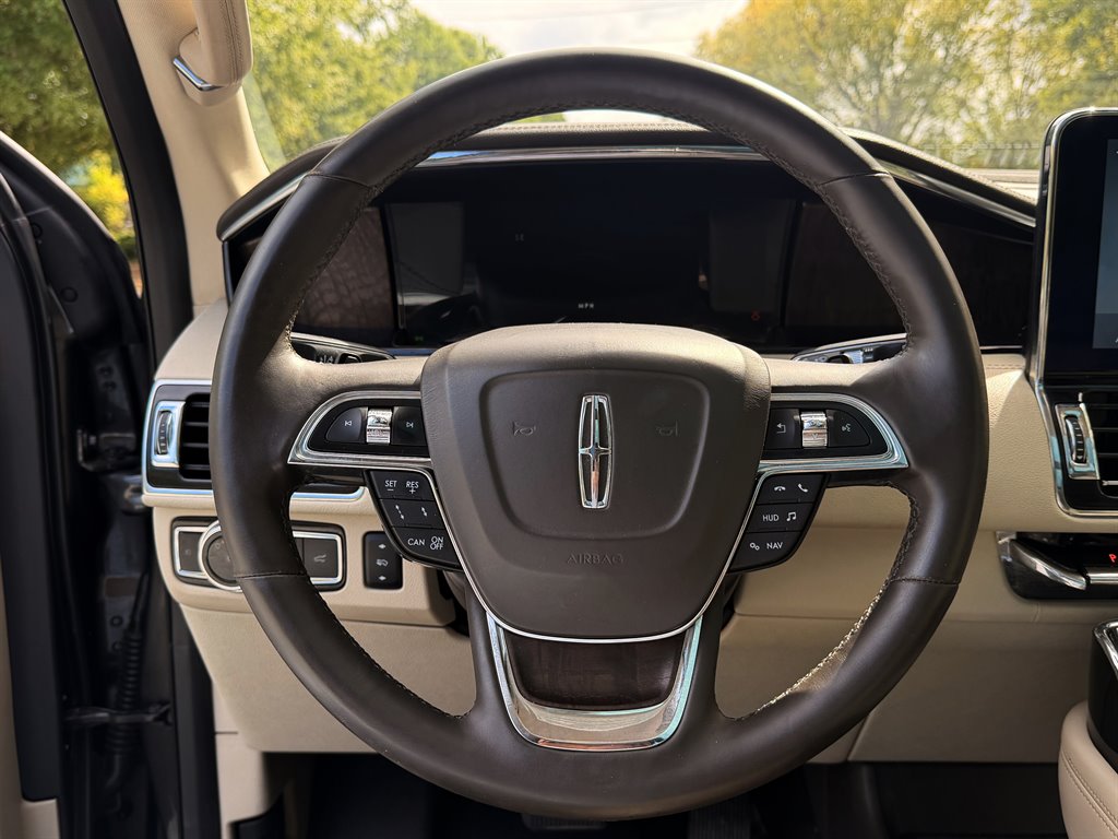 Lincoln Navigator photo 13