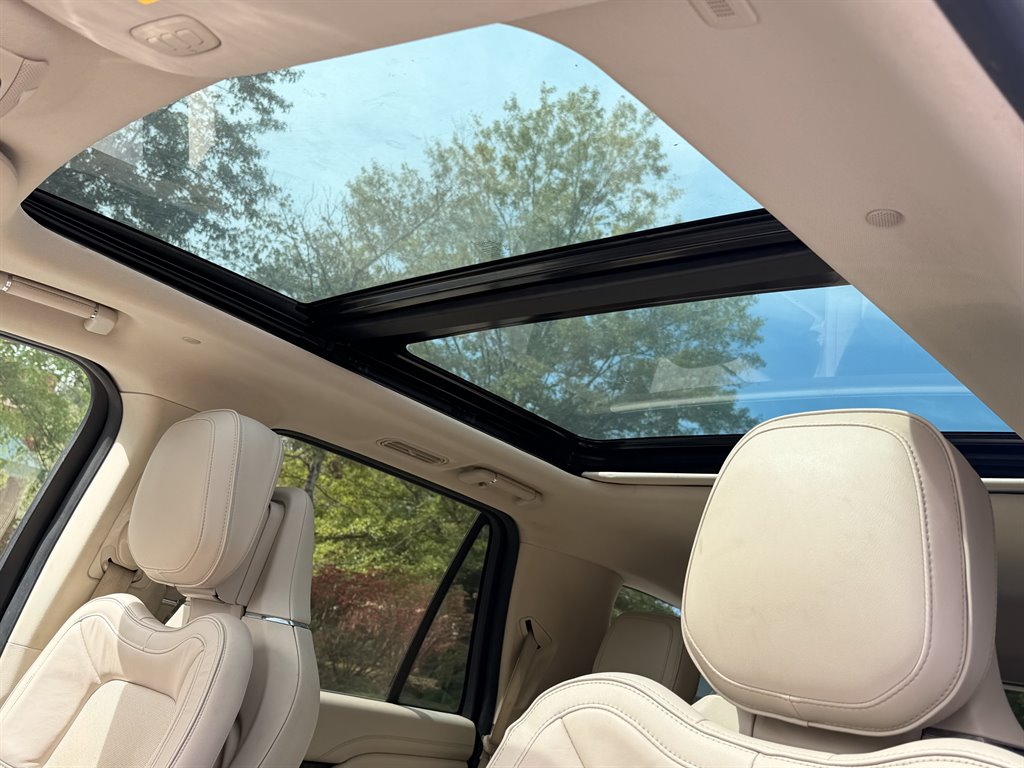Lincoln Navigator photo 11