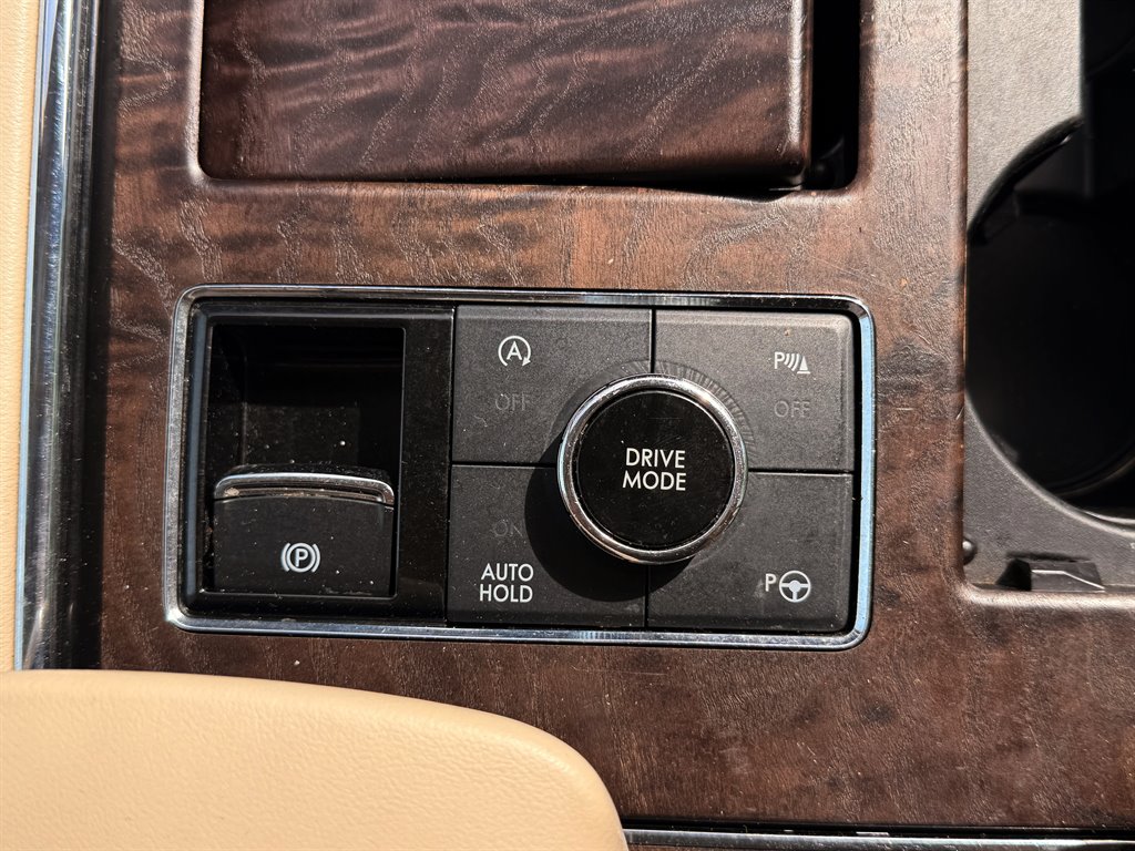 Lincoln Navigator photo 28