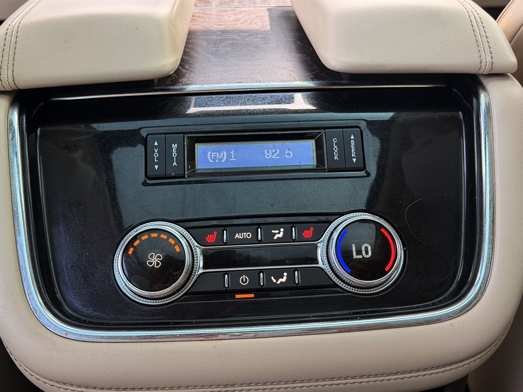 Lincoln Navigator photo 12