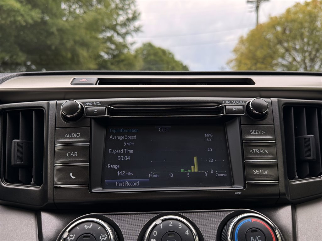 Toyota RAV4 photo 13