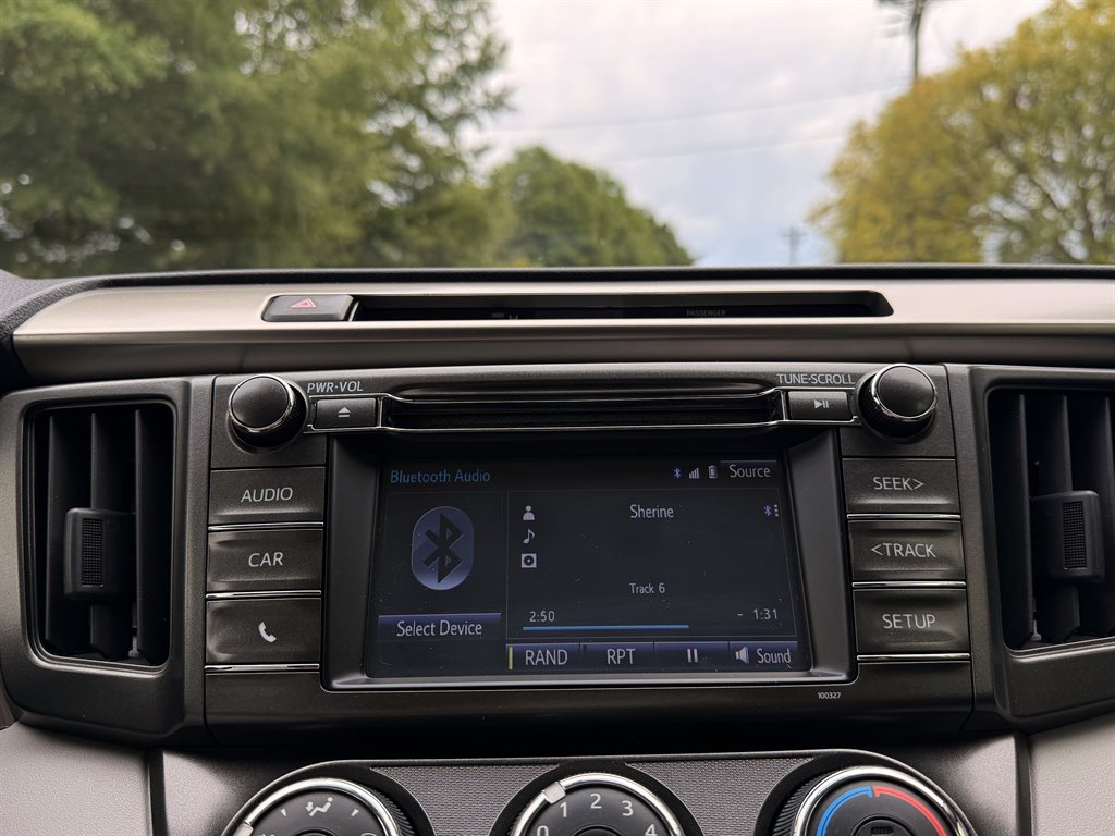 Toyota RAV4 photo 12