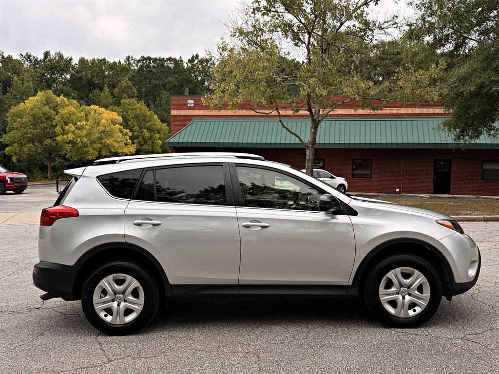 Toyota RAV4 photo 3