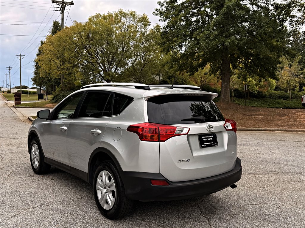 Toyota RAV4 photo 6