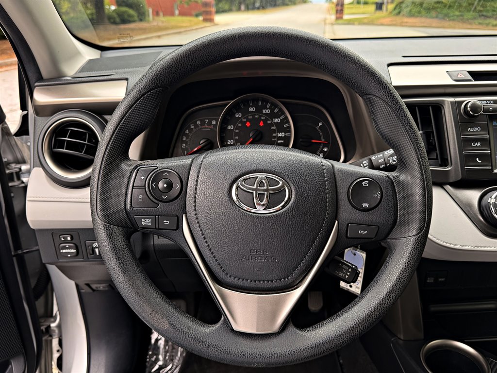 Toyota RAV4 photo 10