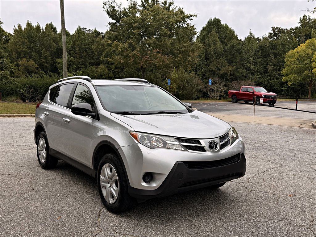 Toyota RAV4 photo 2