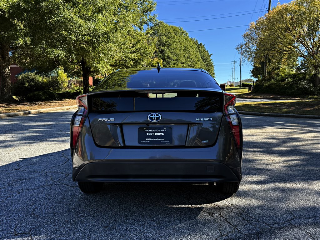 Toyota Prius photo 6