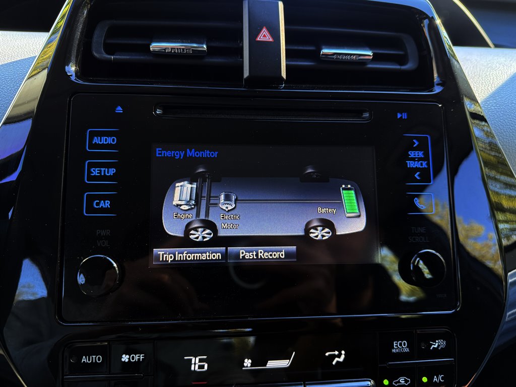 Toyota Prius photo 16