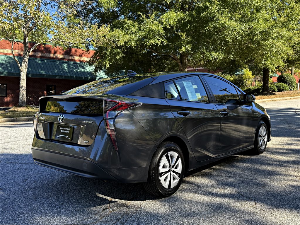 Toyota Prius photo 5