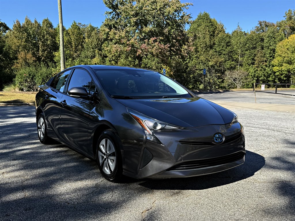 Toyota Prius photo 3