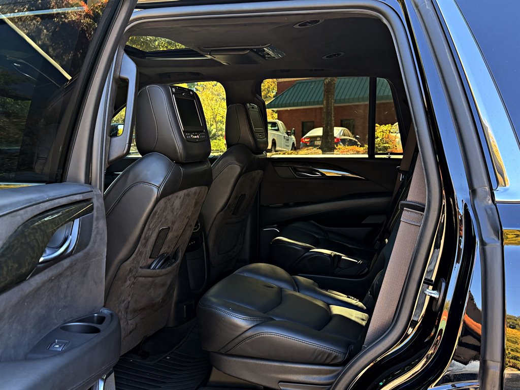 Cadillac Escalade photo 10