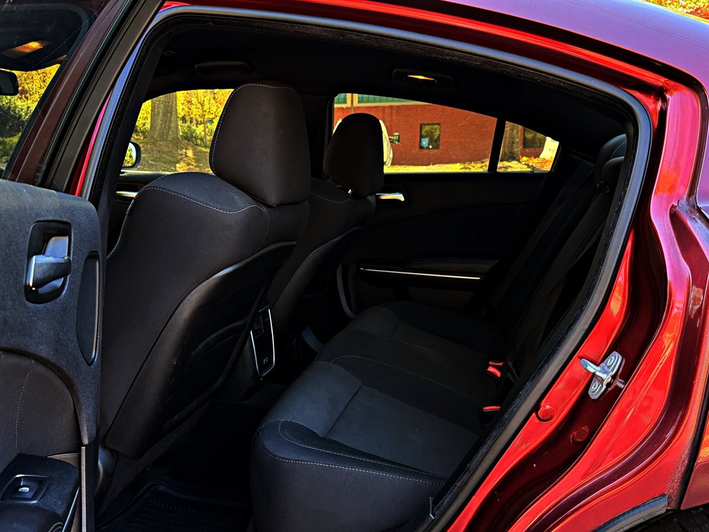 Dodge Charger photo 10