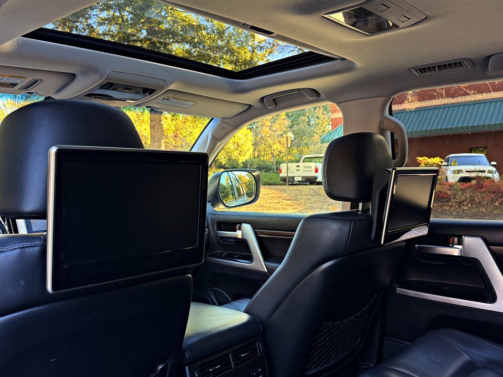 Toyota Land Cruiser photo 18
