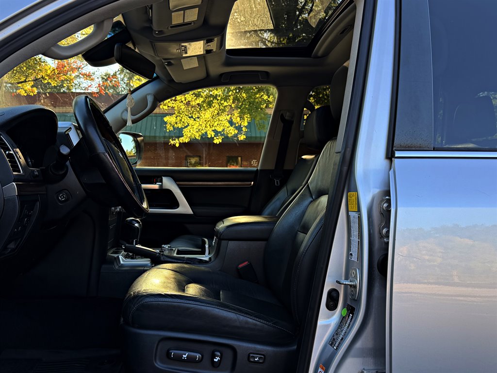 Toyota Land Cruiser photo 16