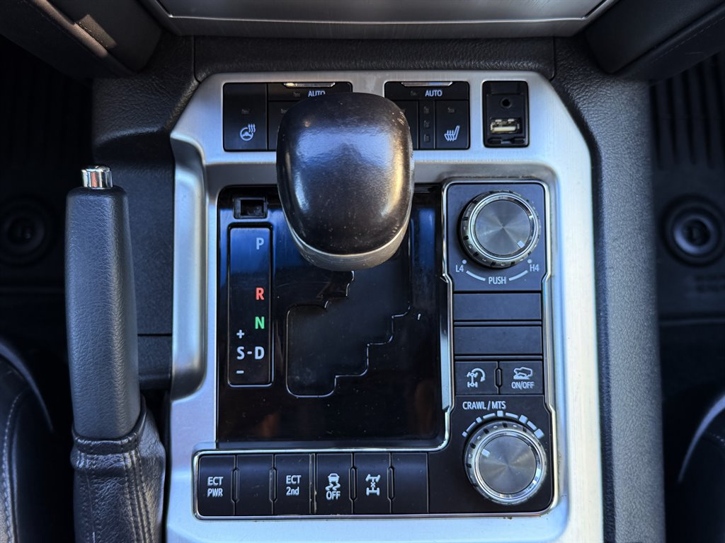 Toyota Land Cruiser photo 30