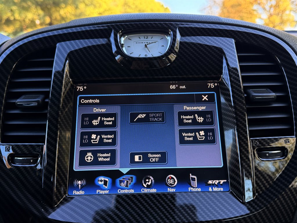 Chrysler 300 photo 17