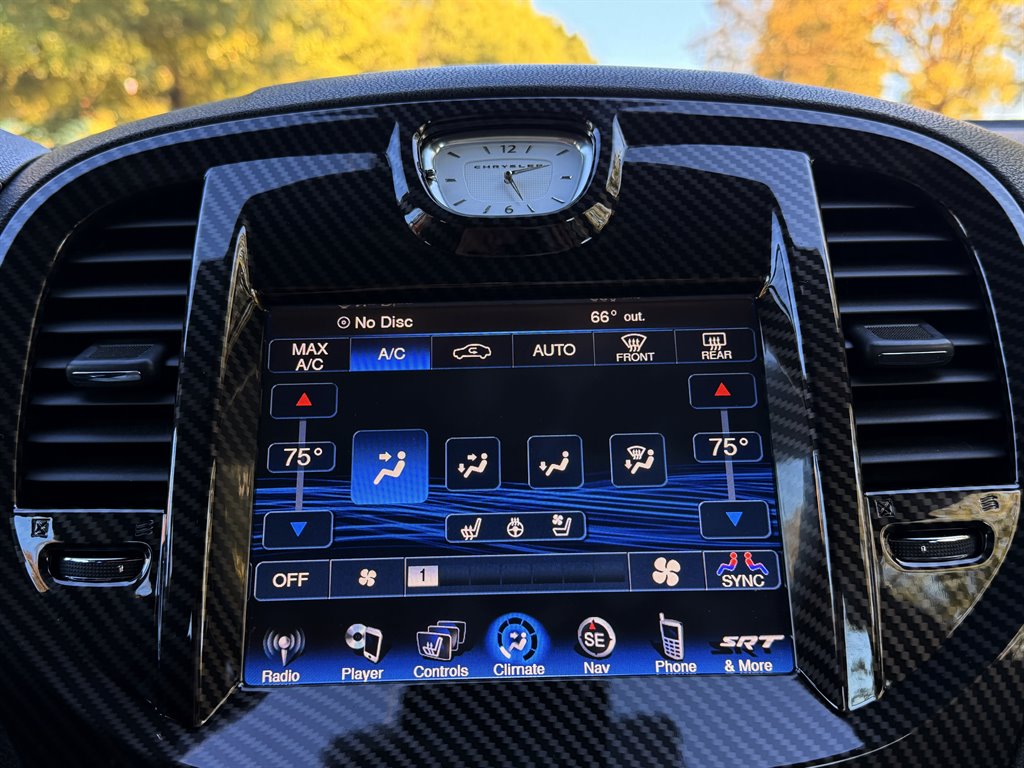 Chrysler 300 photo 18