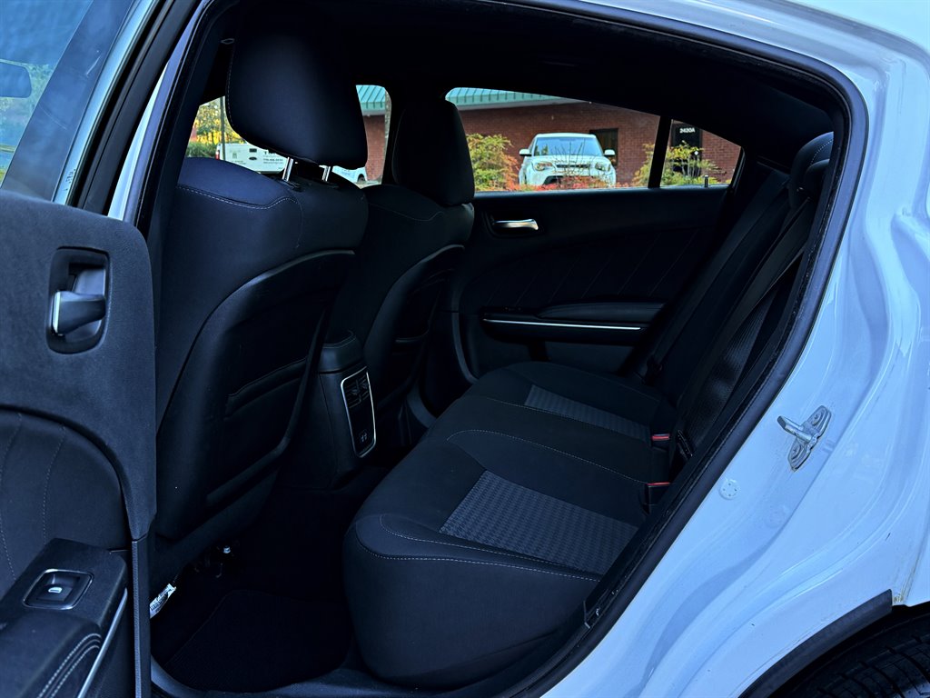 Dodge Charger photo 10