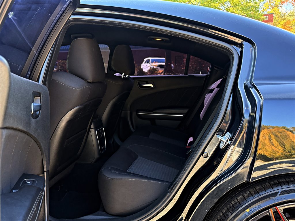 Dodge Charger photo 12