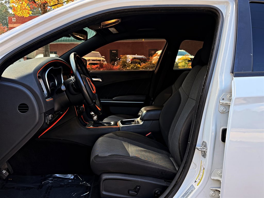 Dodge Charger photo 10