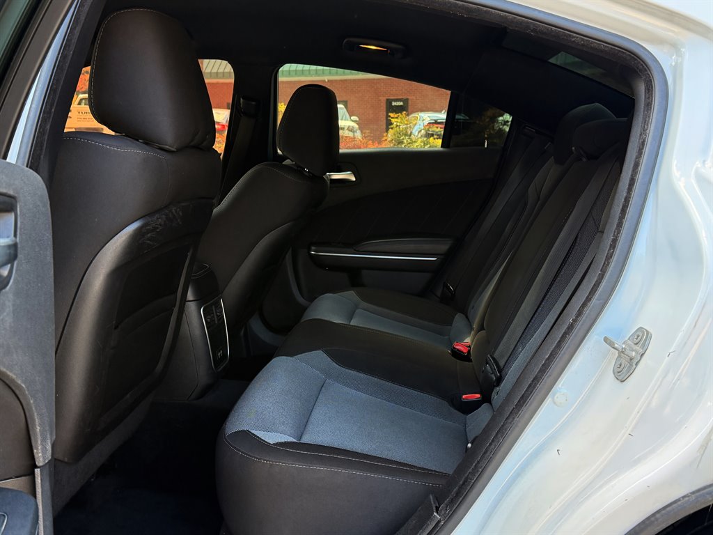 Dodge Charger photo 11