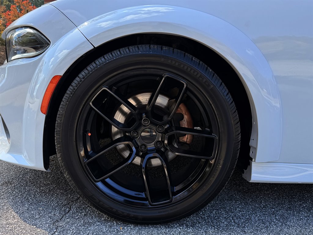 Dodge Charger photo 9