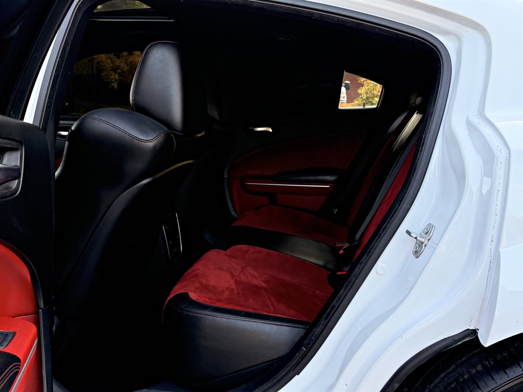 Dodge Charger photo 13